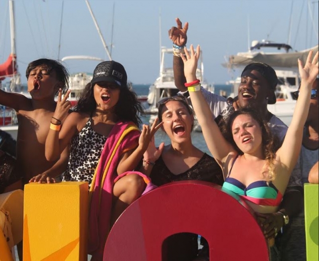 Disfrutando de la visita guiada en Arrecife Maya